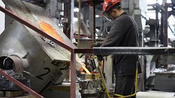 Антон Алиханов оценил производство челябинского завода «Электромашина»