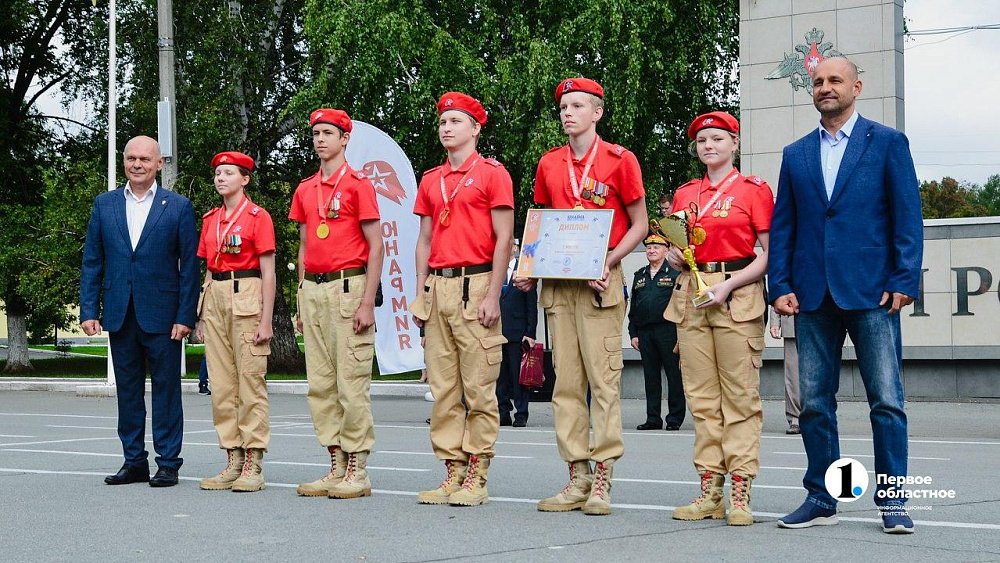 В Челябинске наградили победителей военно-спортивной игры «Юнавиа»