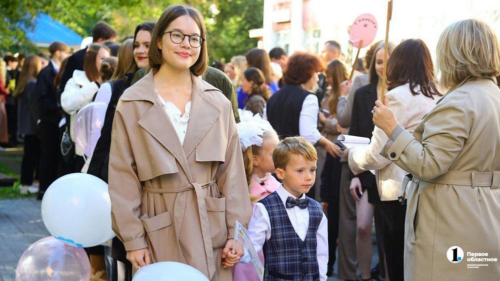 Челябинцы готовы потратить более 2 тысяч на подарки учителям в День знаний