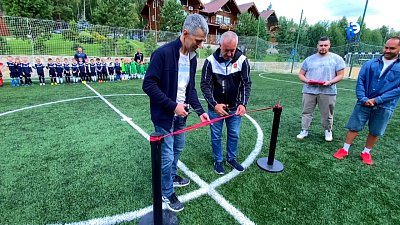 На горнолыжном курорте «Солнечная долина» появилось футбольное поле