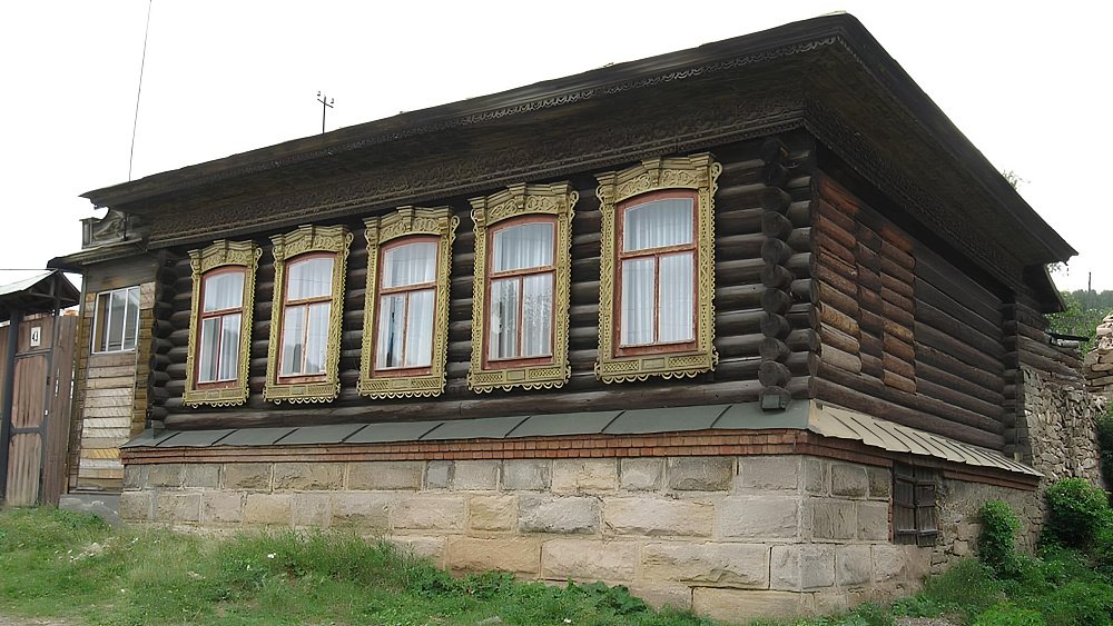 В Миассе дом с резными наличниками стал памятником архитектуры