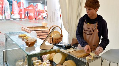 В Челябинской области выросло производство колбас, сладостей, масла и мороженого