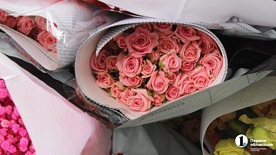 В Челябинск к 1 сентября привезли 7 тонн роз, гортензий и лилий из Китая