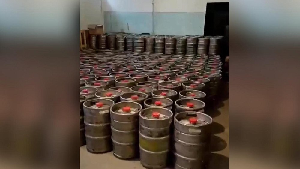 Челябинские полицейские изъяли свыше 60 тыс. литров нелегального алкоголя