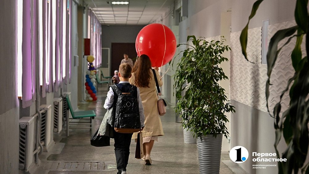 Челябинцам рассказали в Роспотребнадзоре, какая обувь должна быть у школьника