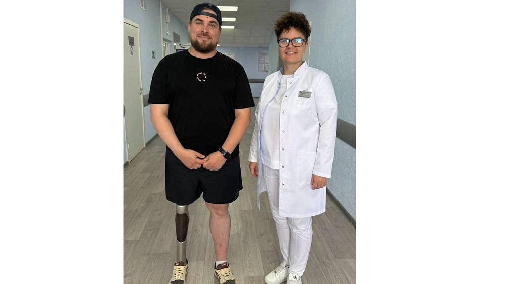 Потерявший ногу из‑за онкологии житель Магнитогорска заново научился ходить