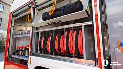 Алексей Текслер передал 6 автоцистерн и 42 лодки для южноуральского МЧС