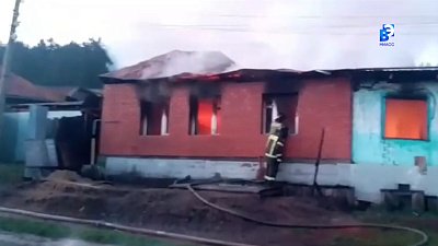 Пожар оставил жителя Миасса и его престарелую мать без крова