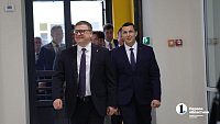 Губернатор Алексей Текслер ознакомился с инновациями школы «Ньютон» в Челябинске