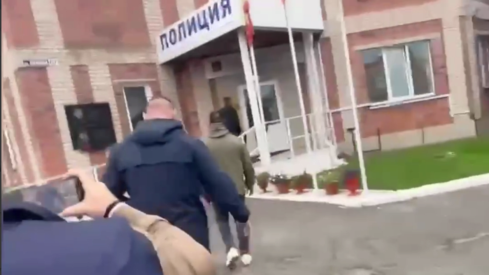 В Копейске начальник отдела полиции почти 2 года брал взятки с наркозависимых