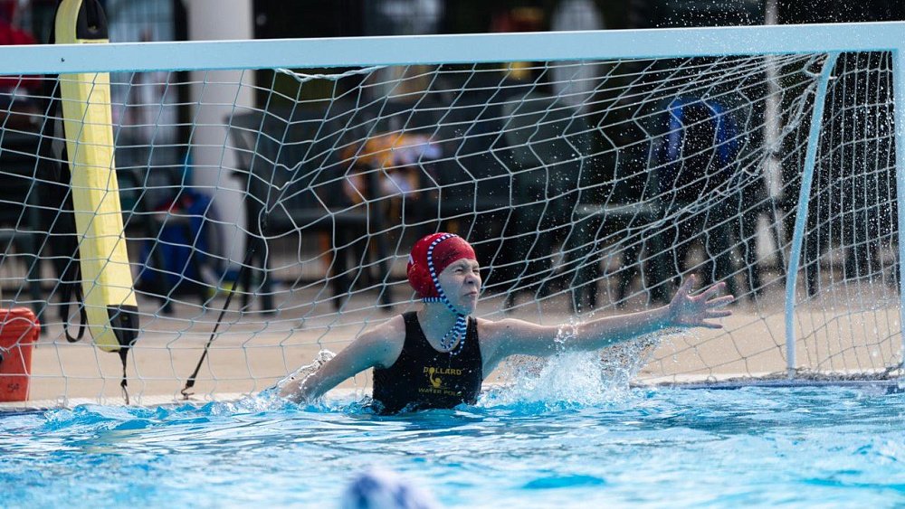 «Русские очень сильно бьют» — ватерполистка из Канады провела тренировку с командой «Уралочка»