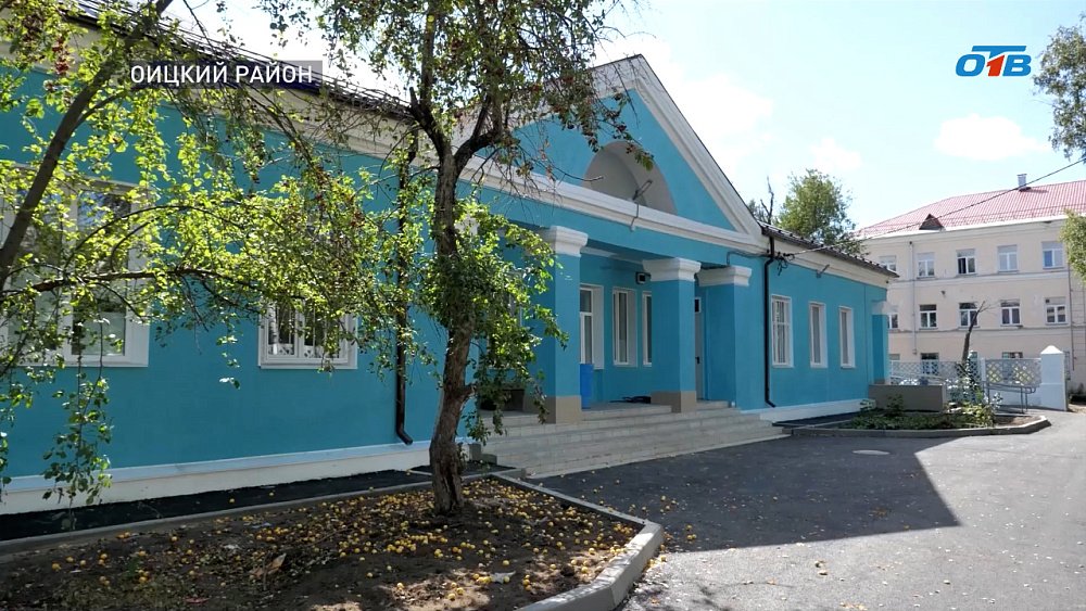 В Троицком районе ремонтируют сразу десять медучреждений