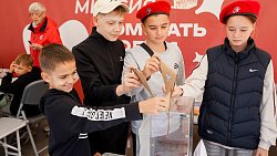 В Озерске 8-летний мальчик выполнил 60 отжиманий на семейном фестивале
