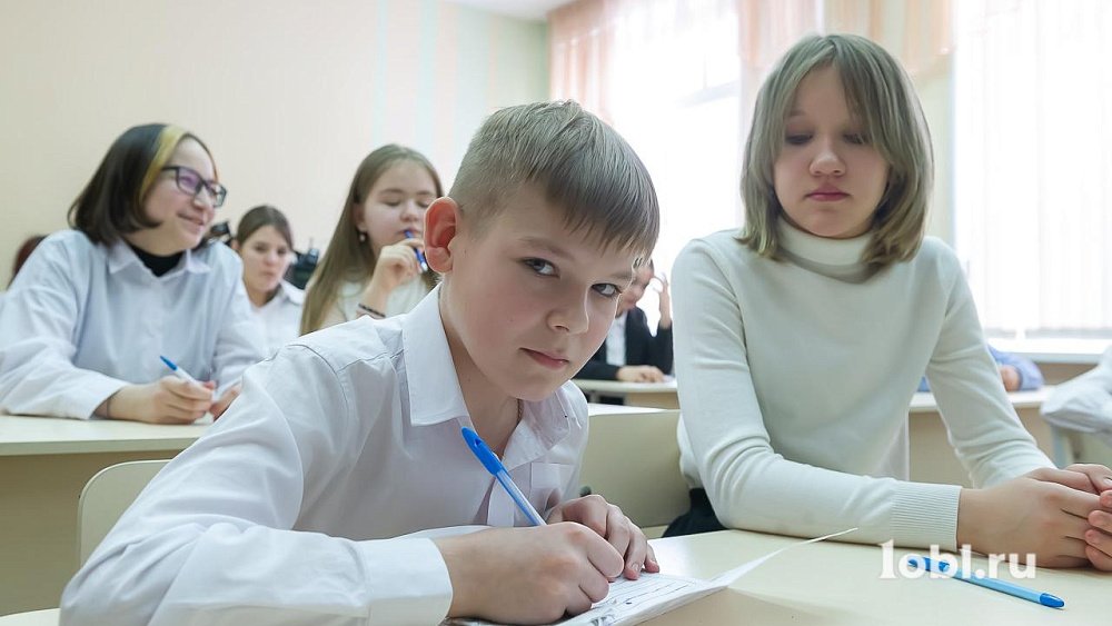 Первые каникулы в школах Челябинской области начнутся 4 октября