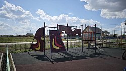 В селе Мордвиновка обустроили сквер возле памятника павшим солдатам