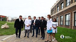 Алексей Текслер посетил расширенную поликлинику «Полимедика» в поселке Западном