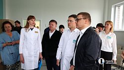 Алексей Текслер посетил расширенную поликлинику «Полимедика» в поселке Западном
