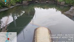 В Челябинске 5-й день ликвидируют масляные пятна на реке Миасс