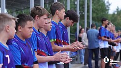 В поселке Саргазы построили большой стадион с футбольным полем