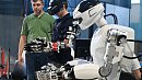 Космонавт Кирилл Песков исследует возможности магнитогорского робота «Марфа» после полета на МКС