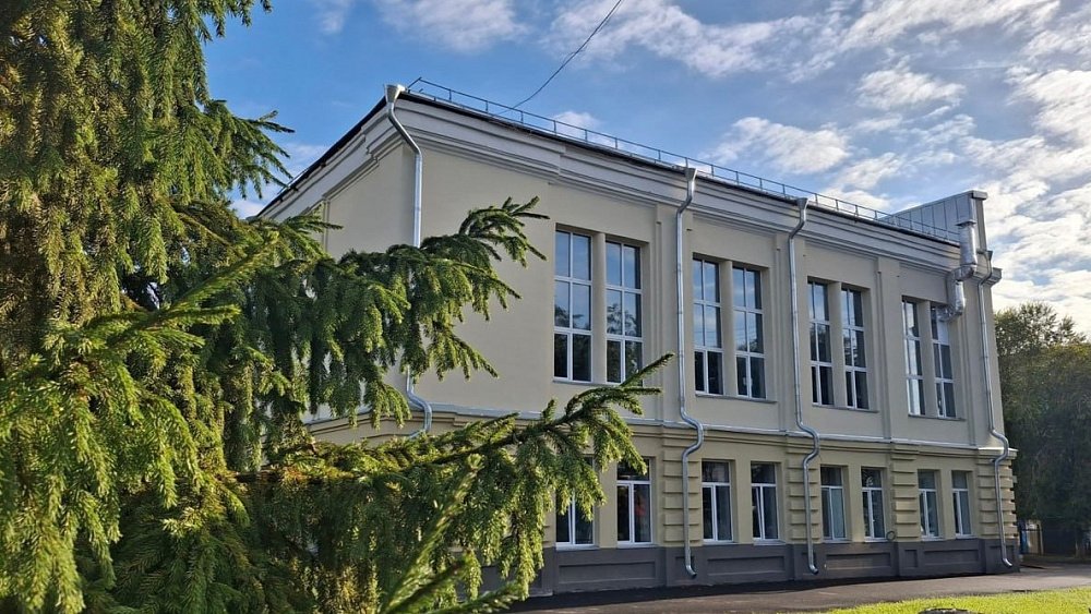 В Челябинске ремонтируют школу, где собирали 96‑ю бригаду танкистов-добровольцев