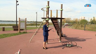 В Челябинске развалилась горка во время игр