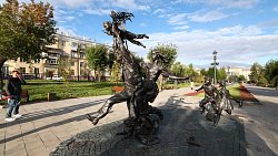 Обновленный сквер Металлургов в Магнитогорске осмотрел Алексей Текслер