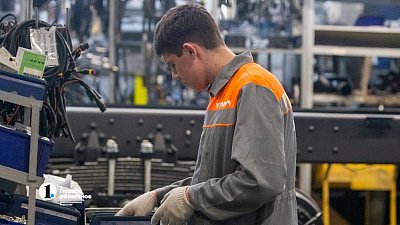 48% челябинских зумеров готовы строить карьеру на современном производстве