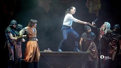 Челябинский фестиваль мировых премьер открыл мюзикл по роману Виктора Гюго