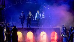 Челябинский фестиваль мировых премьер открыл мюзикл по роману Виктора Гюго