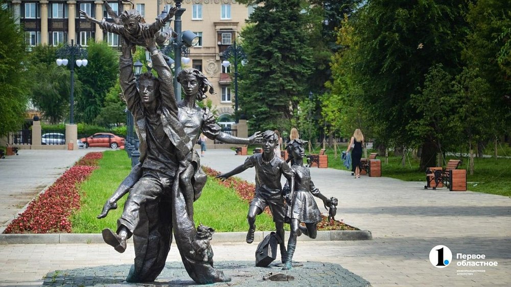 В Челябинской области с января 430 семей приняли на воспитание чужих детей