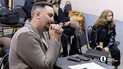 Студенты-актеры из Челябинска на парах пародируют звезд эстрады