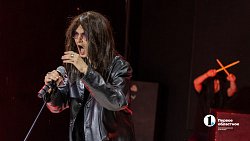 Студенты-актеры из Челябинска на парах пародируют звезд эстрады