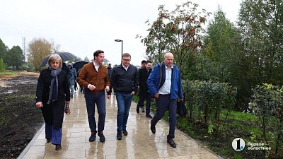 Губернатор Алексей Текслер осмотрел новые cкверы Челябинска