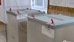 Челябинцы начали подходить на избирательные пункты ровно к восьми утра