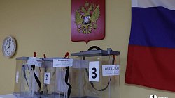 Челябинцы начали подходить на избирательные пункты ровно к восьми утра