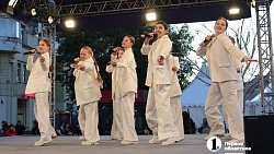 В Челябинске прошел зрелищный и яркий фестиваль «Парад моды на Кировке»