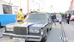 Челябинские транспортники добавили машин и красок в День города — 2025