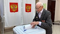 99-летний ветеран проголосовал на избирательном участке под Челябинском