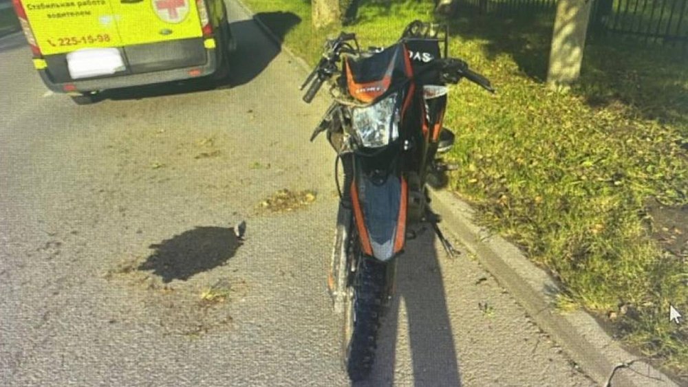 Двое подростков на питбайке врезались в железобетонный столб в Челябинске