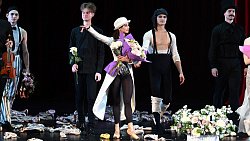 Челябинцам показали балет о двух Аннах: Ахматовой и Павловой