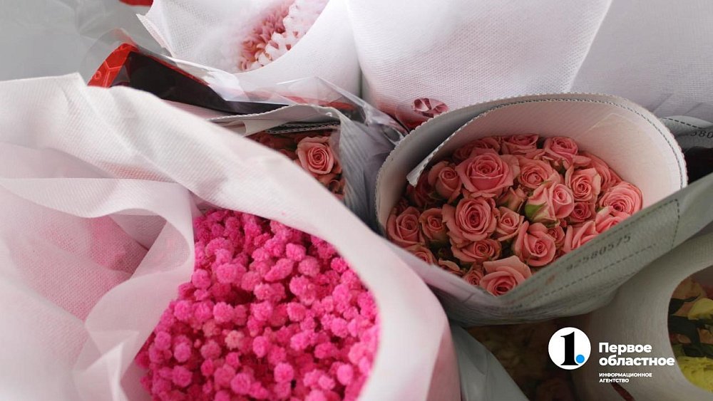 В Челябинской области не пропустили через границу более 100 тысяч срезанных цветов