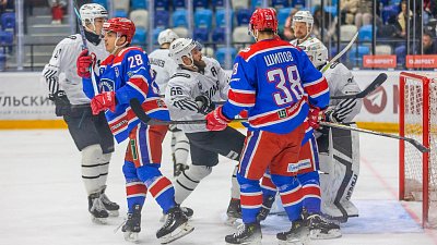 Хоккеисты «Челмета» из‑за удалений упустили победу в матче с «АКМ»