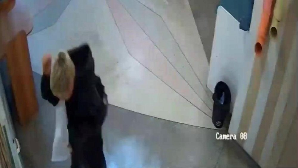 В Челябинске вейп взорвался в кармане куртки подростка