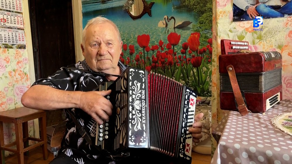 Миасский гармонист отметил свой 80-летний юбилей