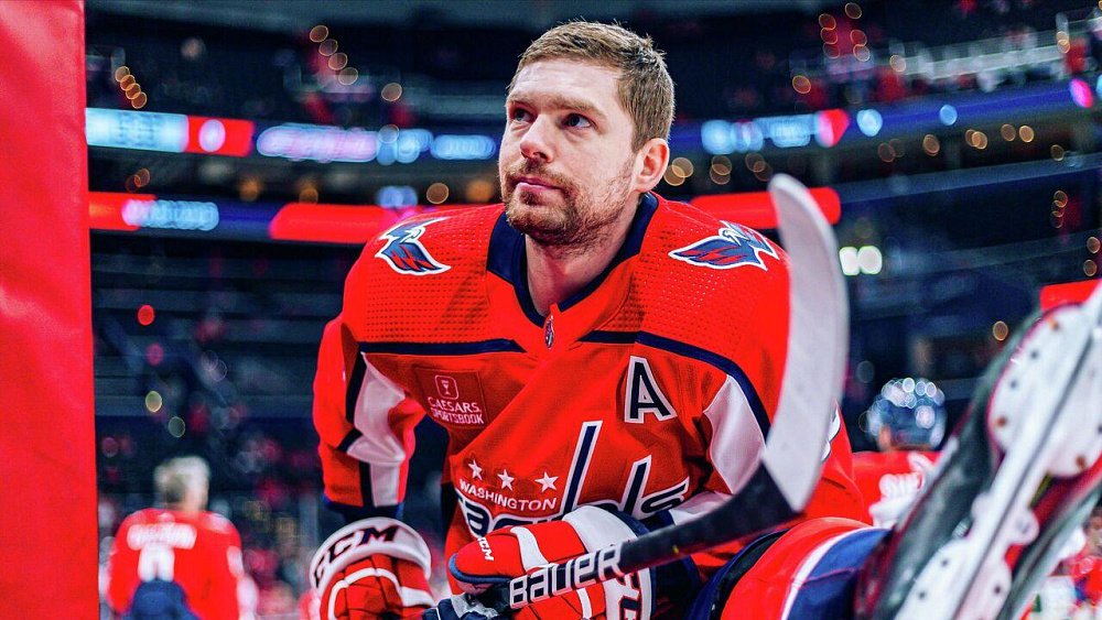 Хоккеист Евгений Кузнецов станет комментатором хоккейного клуба «Трактор»