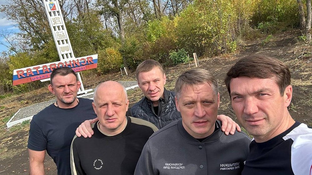 Делегация из Челябинска привезла в Ясиноватую гуманитарный груз ко Дню города