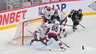 Хоккейный клуб «Трактор» выиграл у «Нефтехимика» в первом домашнем матче сезона