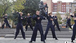 Сергей Безруков прилетел в Челябинск на открытие памятника Федору Плевако