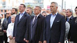 Сергей Безруков прилетел в Челябинск на открытие памятника Федору Плевако